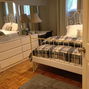 Near Downtown Apartment