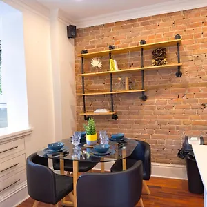 Superb 2 Bed In Plateau 10min To Mont-royal Metro Apartment