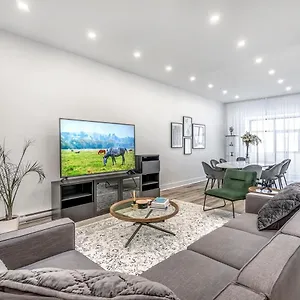Spacious 5-bed Oasis In The Heart Of Downtown-5 Min To Bell Center, Free Parking Apartment