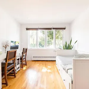 Bright Riverfront 3-bedroom Apartment